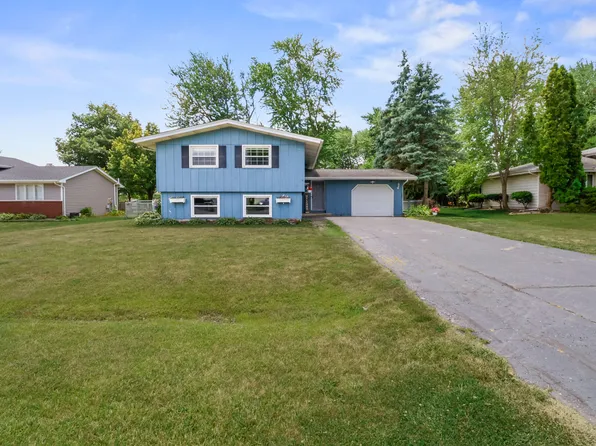 3320 Windy Hill Rd, Crown Point, IN 46307