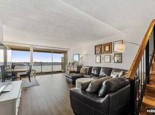 3 Horizon Rd APT 1004, Fort Lee, NJ