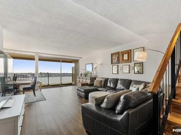 3 Horizon Rd APT 1004, Fort Lee, NJ 07024