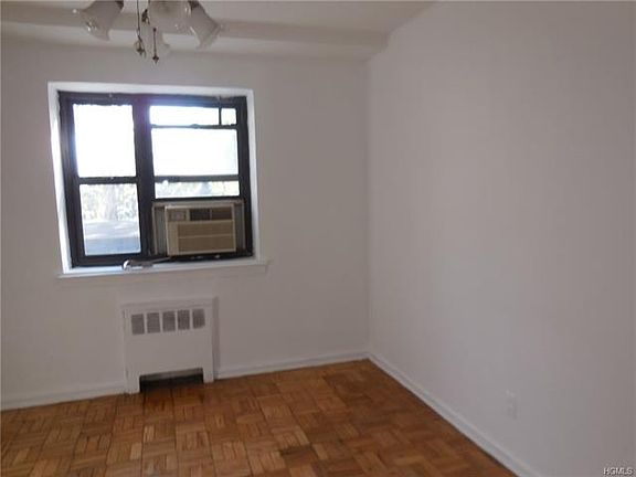 5th image of 40 Fleetwood Ave
