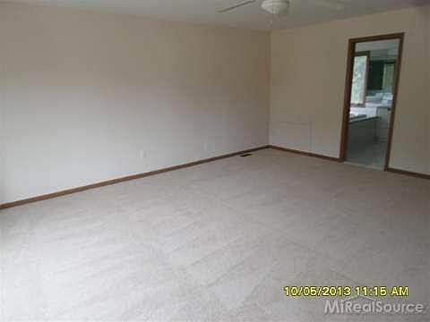 4th image of 39930 Southpointe Ave