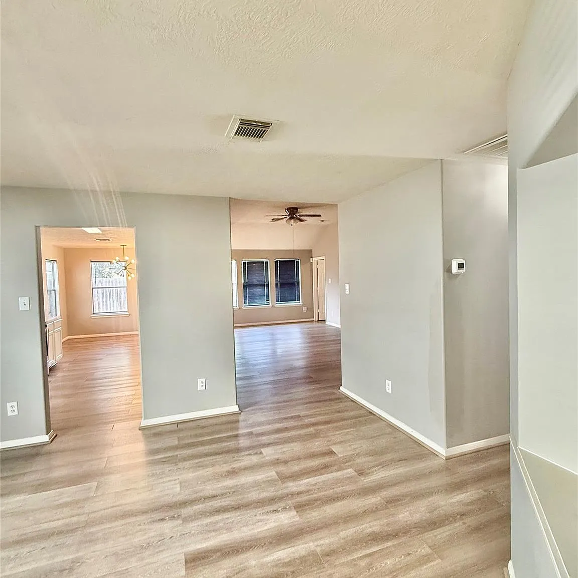 3 bed, 2.0 bath, 1574 sqft, $1,950 — Photo 4