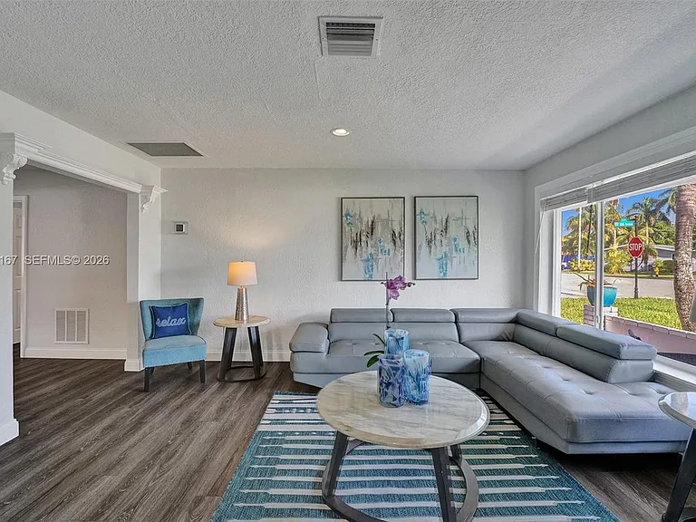 3730 SW 47th Ct — Photo 8