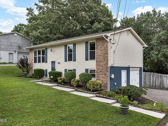3rd image of 6424 Cadbury Dr