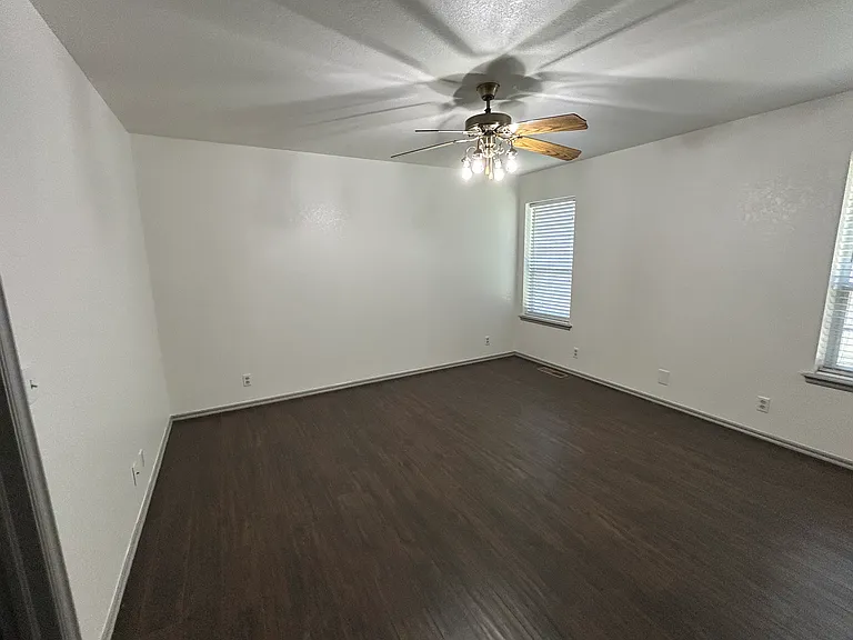 4801 Winston Dr — Photo 7
