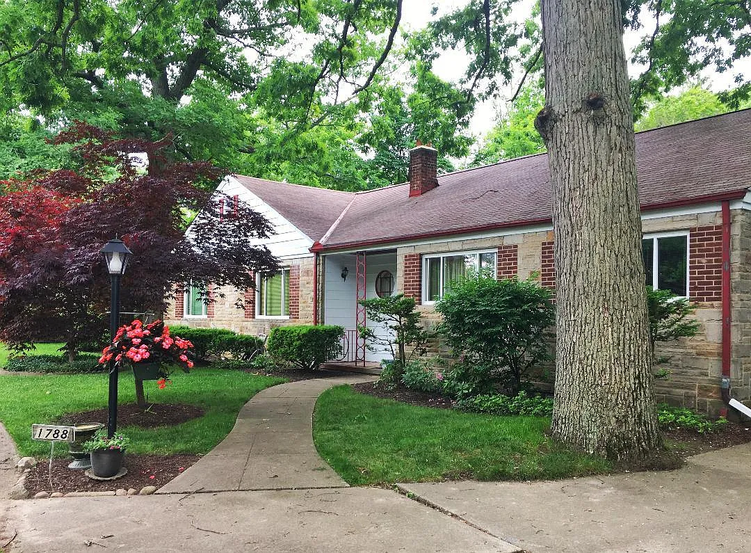 1788 Lakeview Ave photo 1