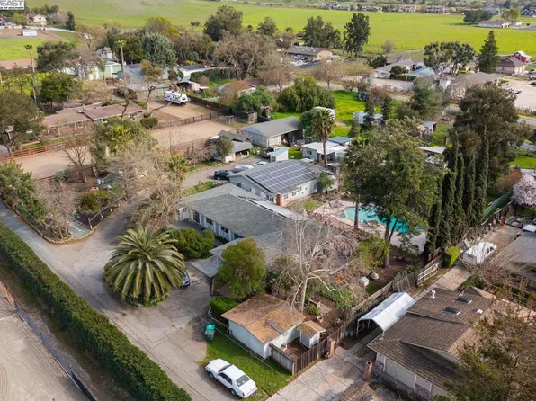 1015 Byrd Ln, Pleasanton, CA 94566