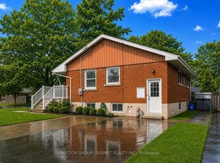 9 Grenadier Dr, Hamilton, ON L8T 4C7