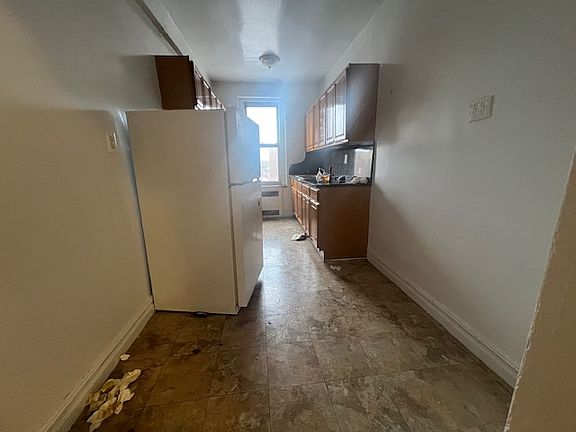 4th image of 2626 Kings Hwy