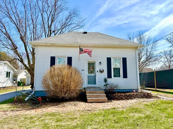 616 NW 2nd Ave, Aledo, IL 61231