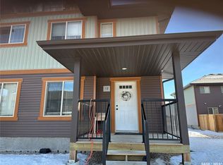 880 5th St NE #18, Weyburn, SK S4H0Y9
