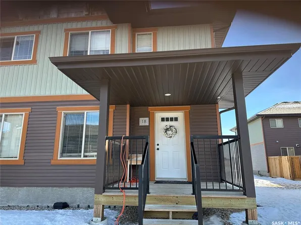 UNIT 18-880 5th STREET, Weyburn, SK S4H 1A4