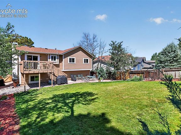 4th image of 15155 Chelmsford St