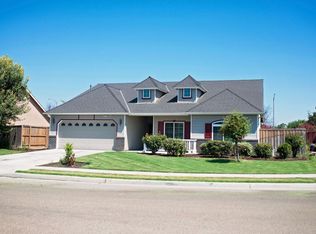 974 Tranquility Ct, Lemoore, CA 93245