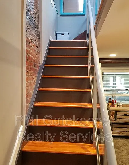 1202 Main St #13 — Photo 5