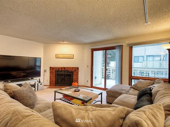 3rd image of 1017 156th Ave NE APT A1