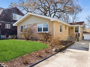 4138 Wolf Rd, Western Springs, IL 60558