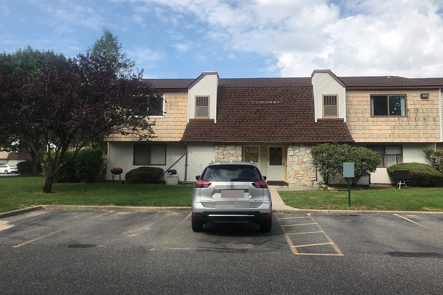 1st image of 222 Pointe Cir N