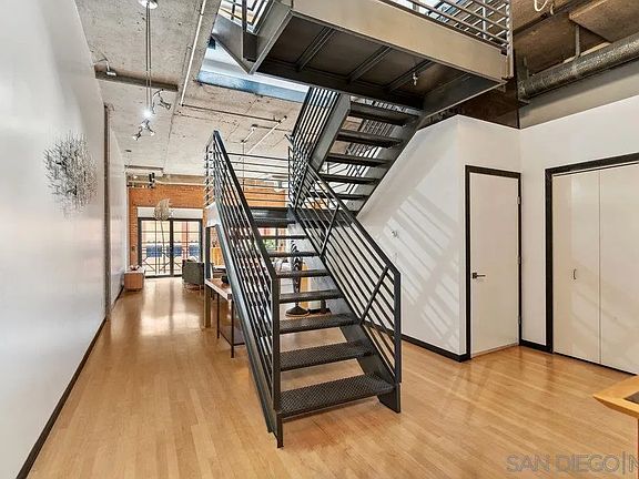 4th image of 3940 7th Ave Unit 211