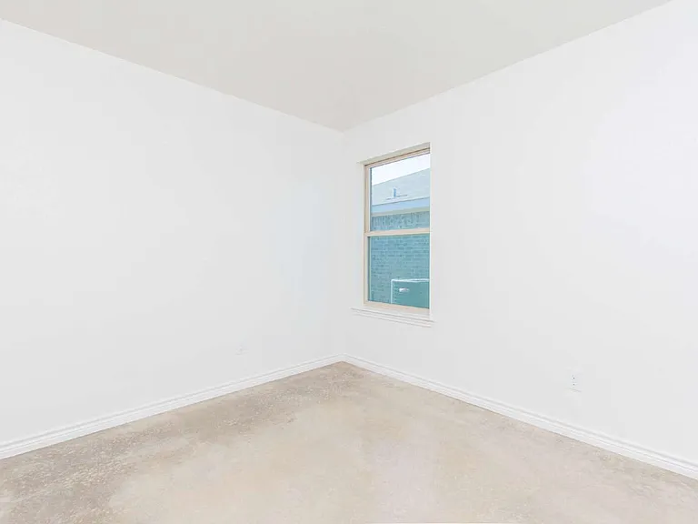 1301 Concord Dr — Photo 13