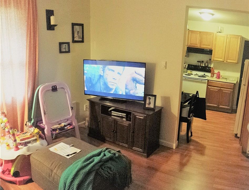 2nd image of 15529 15531 Grant Ave SW