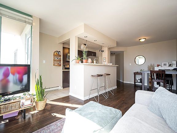 2nd image of 907 Beach Ave #904