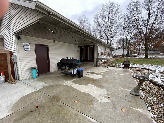 5th image of 56358 Valerie Ln