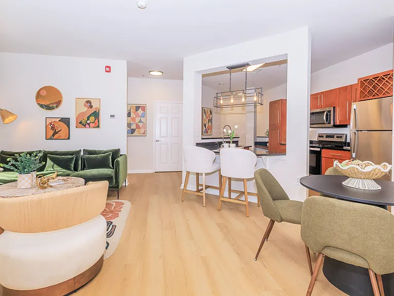 Knoll Crest Apartments — Photo 58