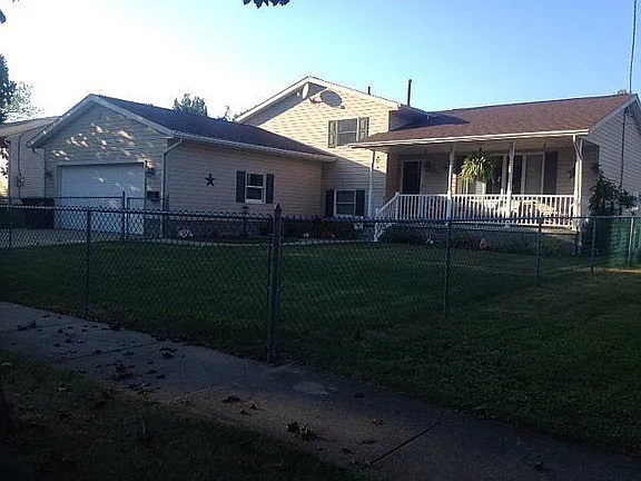 1077 Sutherland Ave — exterior photo