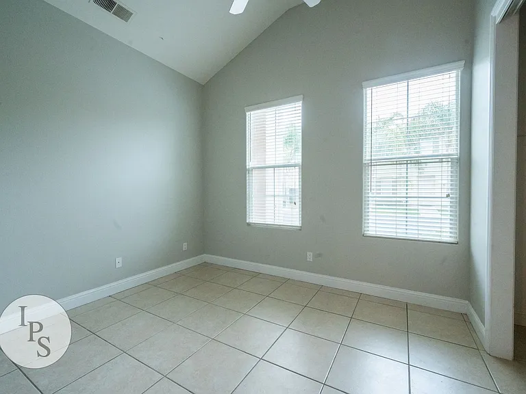 32 W Serena Ave — Photo 15