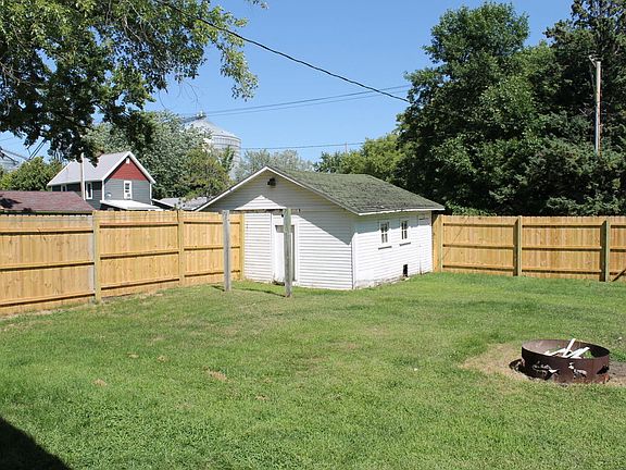 4th image of 317 S Douglas Ave