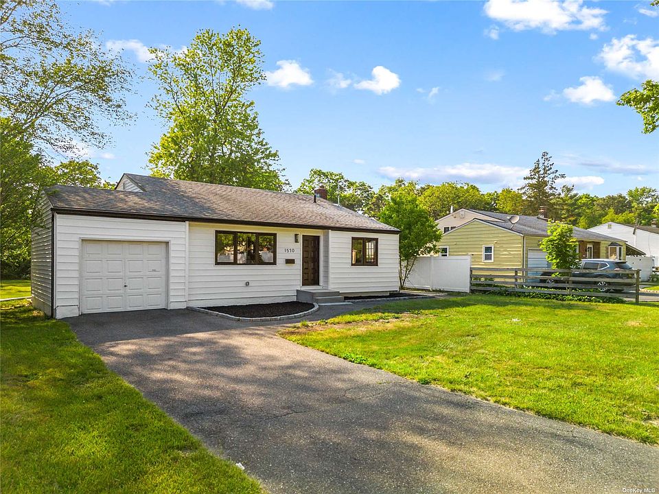 1570 N Gardiner Drive, Bay Shore, NY 11706 Zillow
