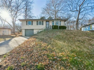 892 NW South Shore Dr, Kansas City, MO, 64151