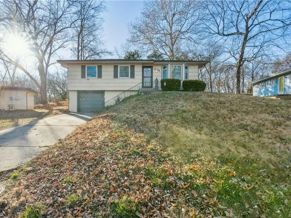 892 NW South Shore Dr, Kansas City, MO 64151