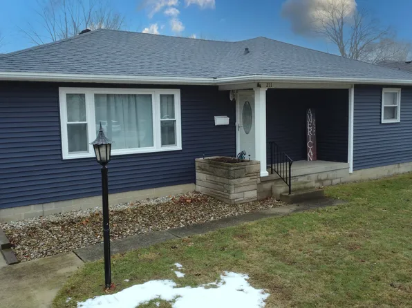 211 E Fairman Ave, Watseka, IL 60970