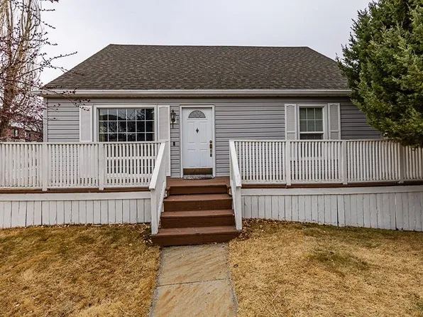 1915 S Carolina Dr, Green River, WY 82935