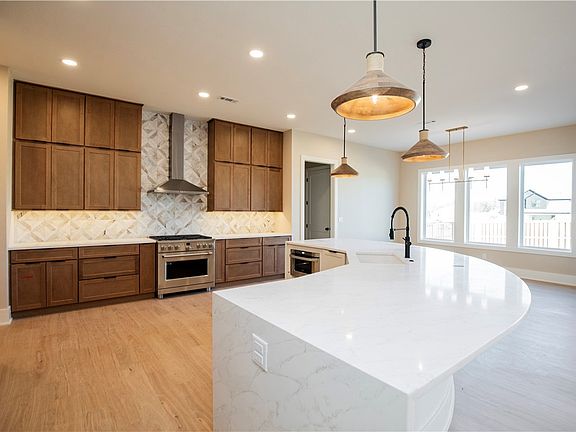 4th image of 3900 SW Limelight Ln
