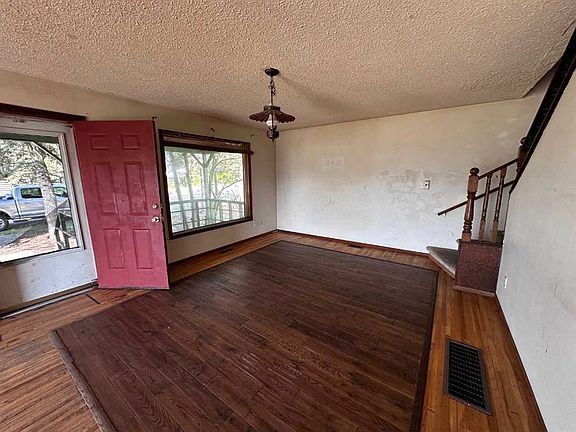 5th image of 4809 W 51st St