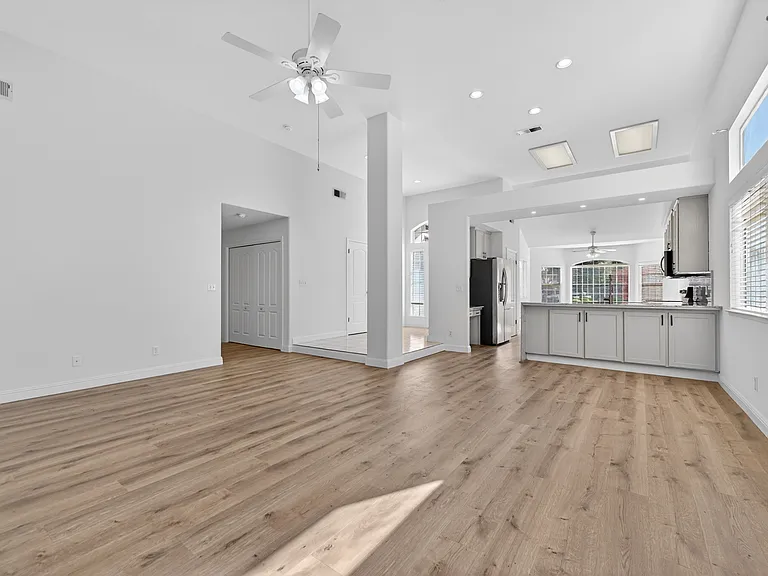 10291 N Whitney Ave — Photo 10