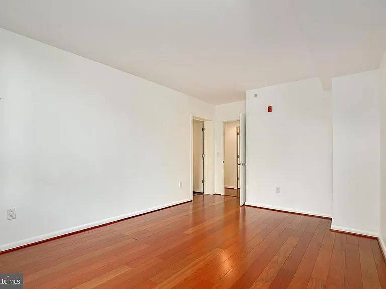 355 I St SW #511 — Photo 3