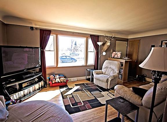 5th image of 81 Magnus Johnson St N