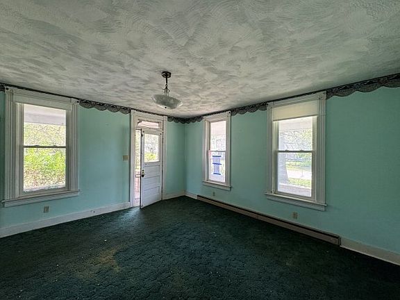 2nd image of 1114 Cooks Hill Rd