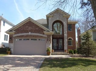 763 Division St, Barrington, IL 60010