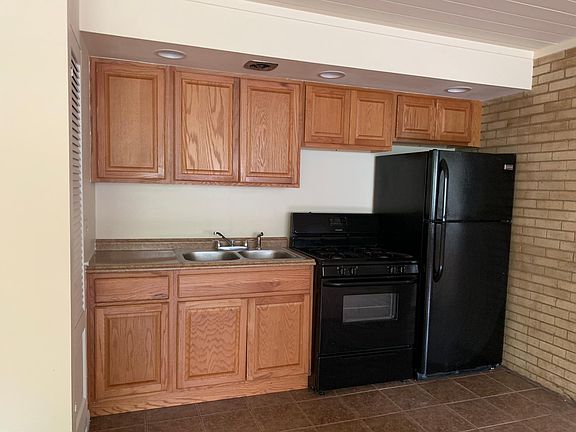 3rd image of 1646 2nd St APT 5