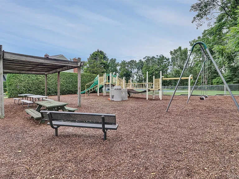 48 Homestead Village Dr — Photo 34