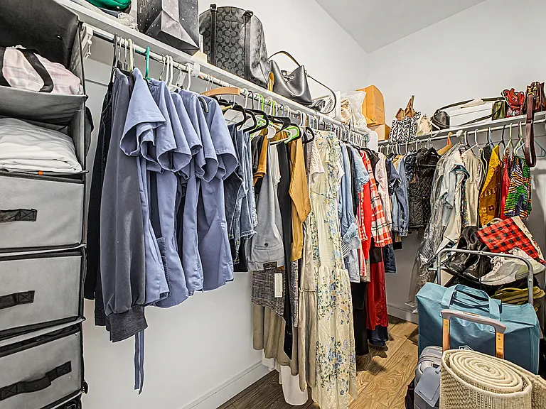 Walking closet