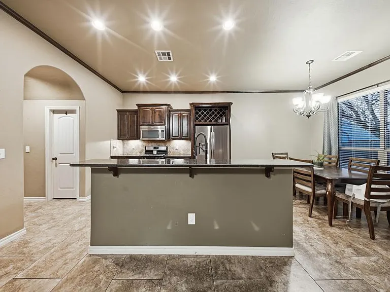 2425 Glenmere Dr — Photo 6