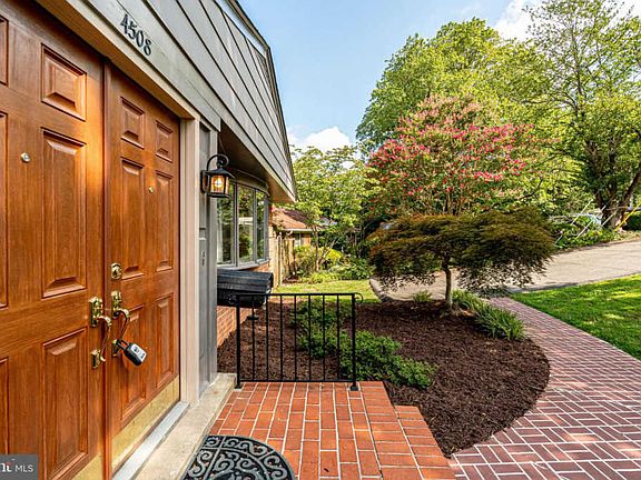 3rd image of 4508 Braeburn Dr