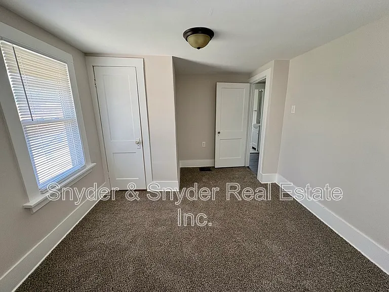 89 2nd Ave — Photo 9