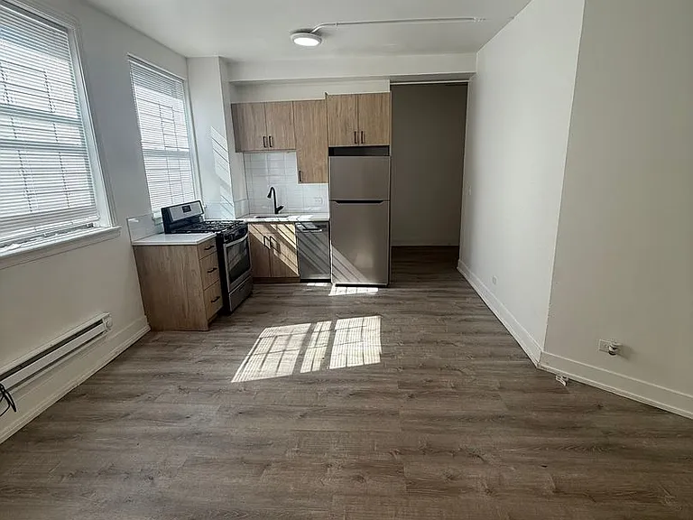 Granville Apartments — Photo 20
